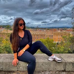 Meet your Posher, Sara